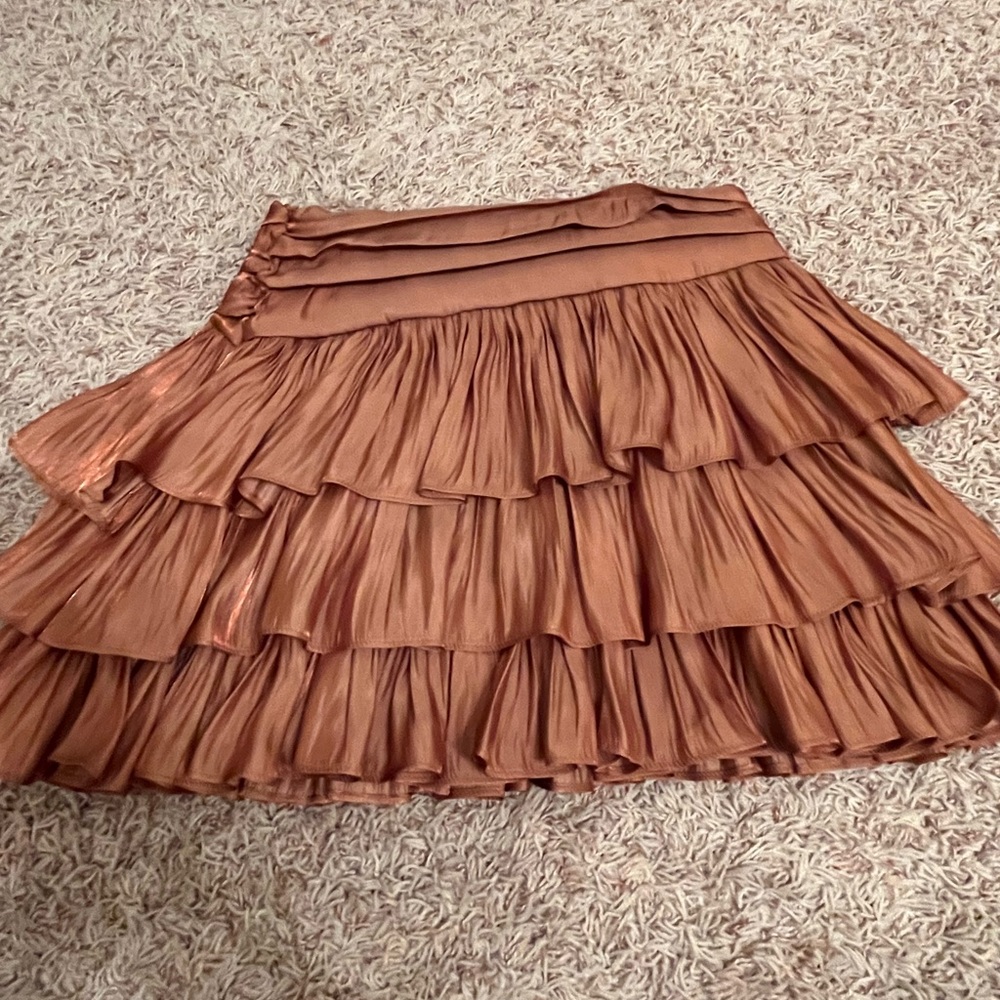 DO + BE skirt